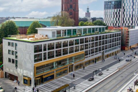 Folksam köper central pärla av Corem