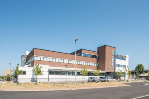 Djursjukhus flyttar in i postterminalen