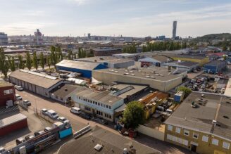 Familjebolag köper i trendiga industriområdet