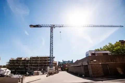 Nya byggreglerna försenade – trots kritik skickas de nu för notifiering i EU