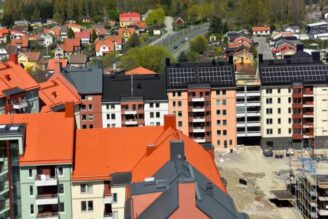 Kommunpolitiker avvisar impopulära bygglov på den egna adressen