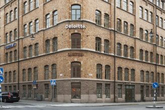 Deloitte förlänger hos Axfast – hyr 8 000 kvadratmeter