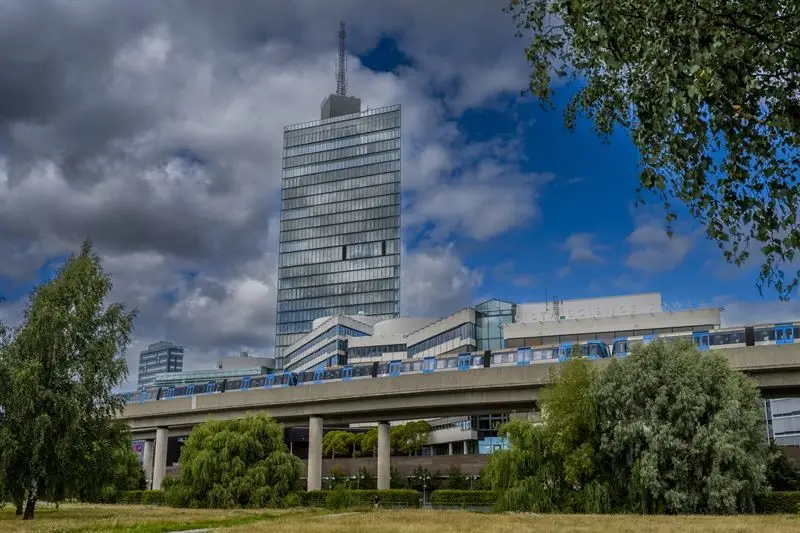 De flyttar in 3 500 kvadratmeter i Kista Science Tower