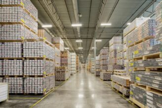 Logistri tillträder tre fastigheter och uppdaterar aktuell intjäningsförmåga