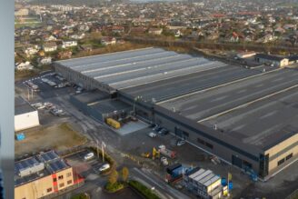 Logistea köper 20 000 kvadratmeter i grannlandet