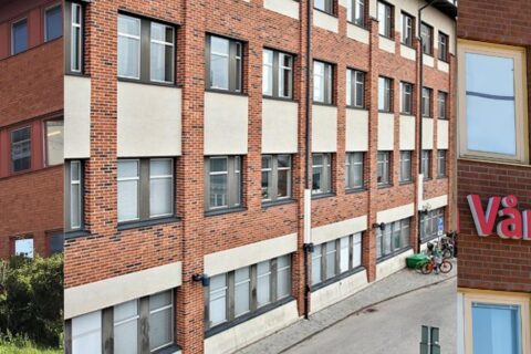 Revelop förvärvar samhällsfastigheter av Hemsö
