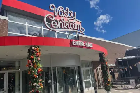 Två nya öppningar i Väsby centrum