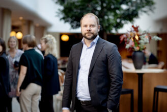 ”Vi måste få hjulen att snurra”