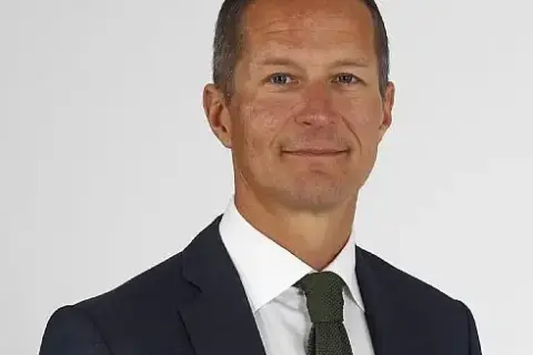 Corem öppnar för fler försäljningar efter miljardaffären