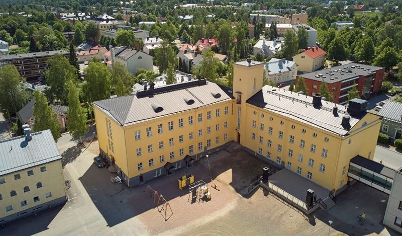Hemsö förvärvar grundskola i Tavastehus
