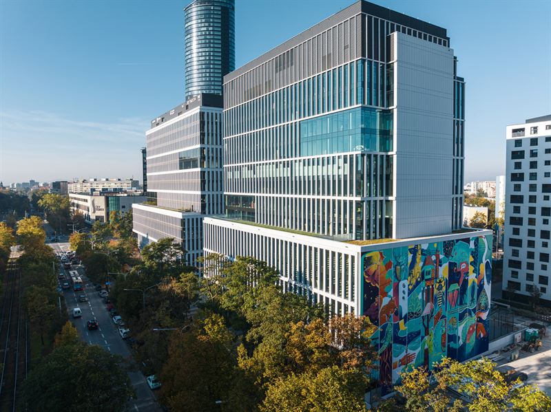 Skanska säljer kontorshus i Polen
