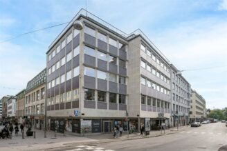 Apoteket till Wallenstam och Kaserntorget 1