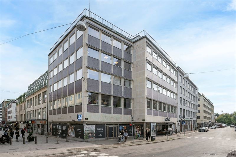 Apoteket till Wallenstam och Kaserntorget 1