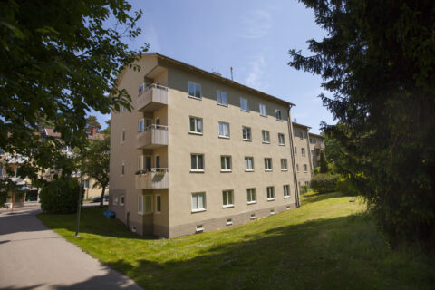 John Mattson säljer bostadsfastighet i Gubbängen