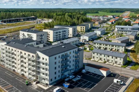 Derome och Reliwe säljer 215 lägenheter