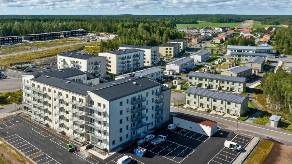 Derome och Reliwe säljer 215 lägenheter
