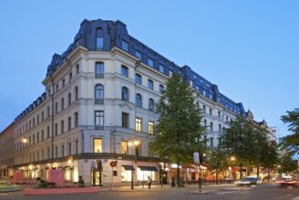 Novier hyr ut till Kustom på Sturegatan