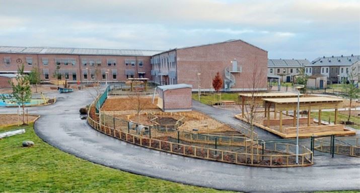 Hemsö köper kommunal skola utanför Linköping av Botrygg