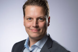 ”Ser med oro på vänsterstyrets ideologiskt drivna förtätningsiver”