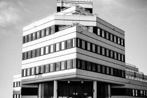 Aeonic säljer industri- och kontorsfastighet i Järfälla