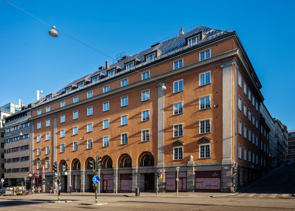 Europa och Mitsubishi säljer i centrala Stockholm