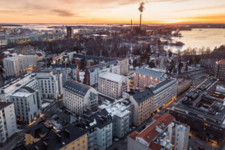 Tungviktaren letar nya affärer i Sverige