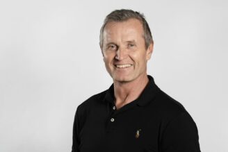 Fastighetsprofilen återvänder till ishockeyn