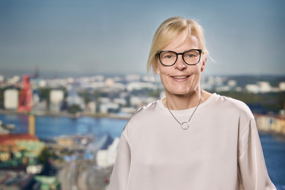 100 dagar som vd för Swegon: nu pekar Eva Karlsson ut framtidens stora fastighetsfråga