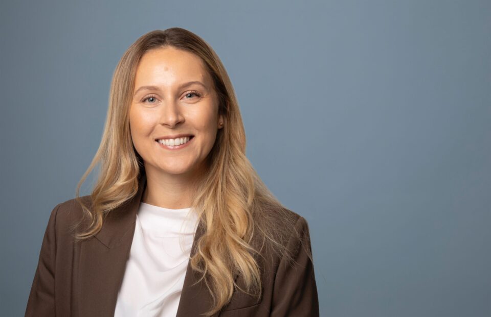 Från KTH och management consulting till fastighetsbranschens unga toppskikt
