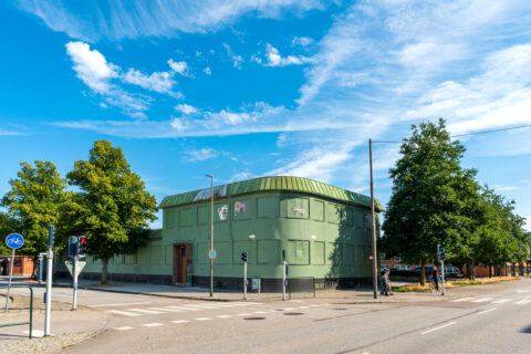 MKB säljer Saturnushuset