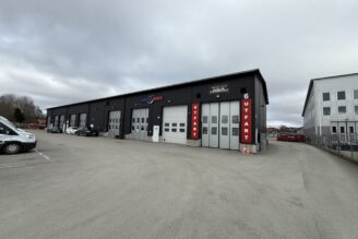 Nyhallar industrifast köper i Enköping