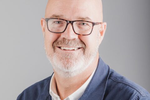 ”Bygg inte bort möjligheterna att träffas”