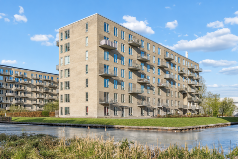 Niam köper bostadsfastighet i Danmark