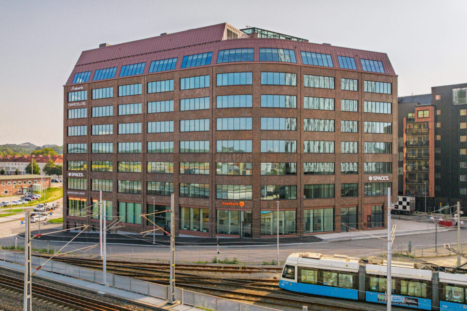 Peab säljer kontorsfastighet i Göteborg och förvärvar i Helsingfors